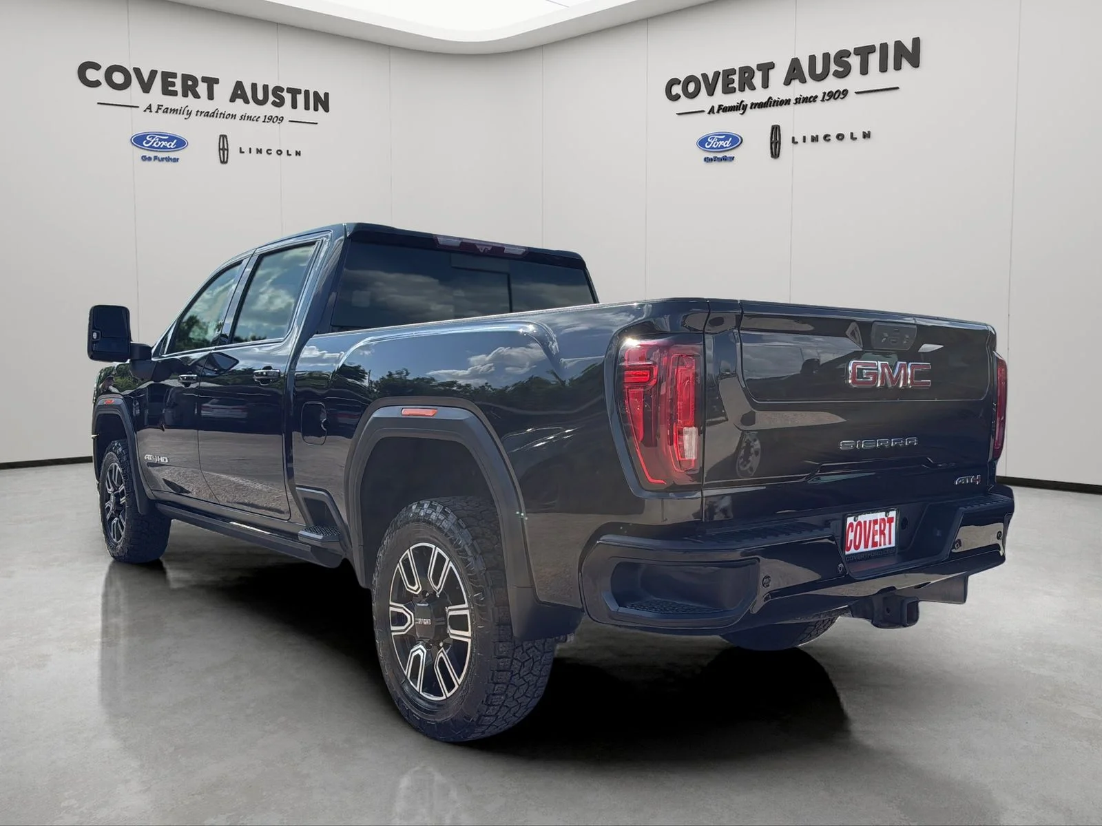 Used 2022 Black GMC AT4 image 3
