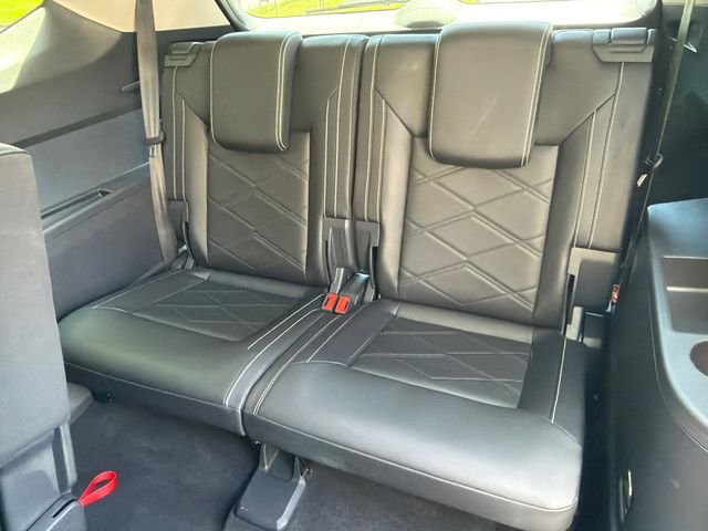 Used 2025  Volkswagen 2.0T SE w/Technology image 23