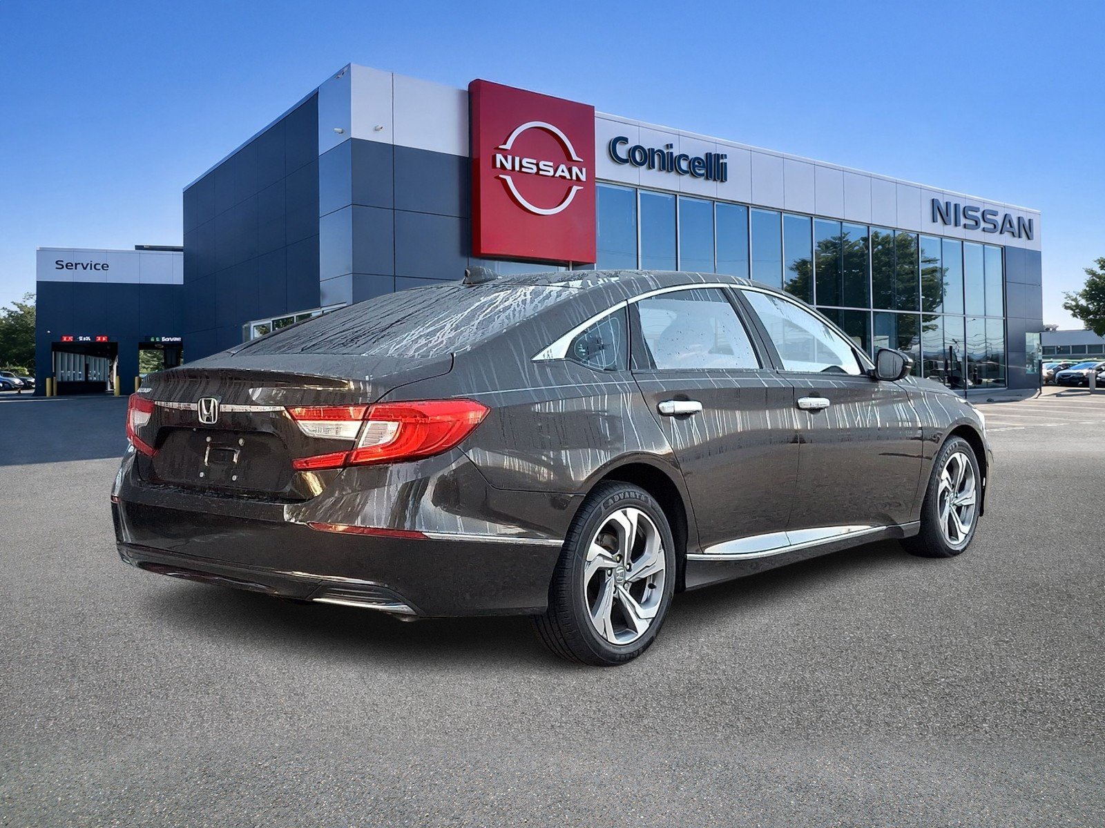 Used 2018 Crystal Black Pearl Honda EX-L 1.5T image 5