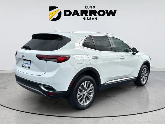 Used 2022 White Buick Preferred image 5