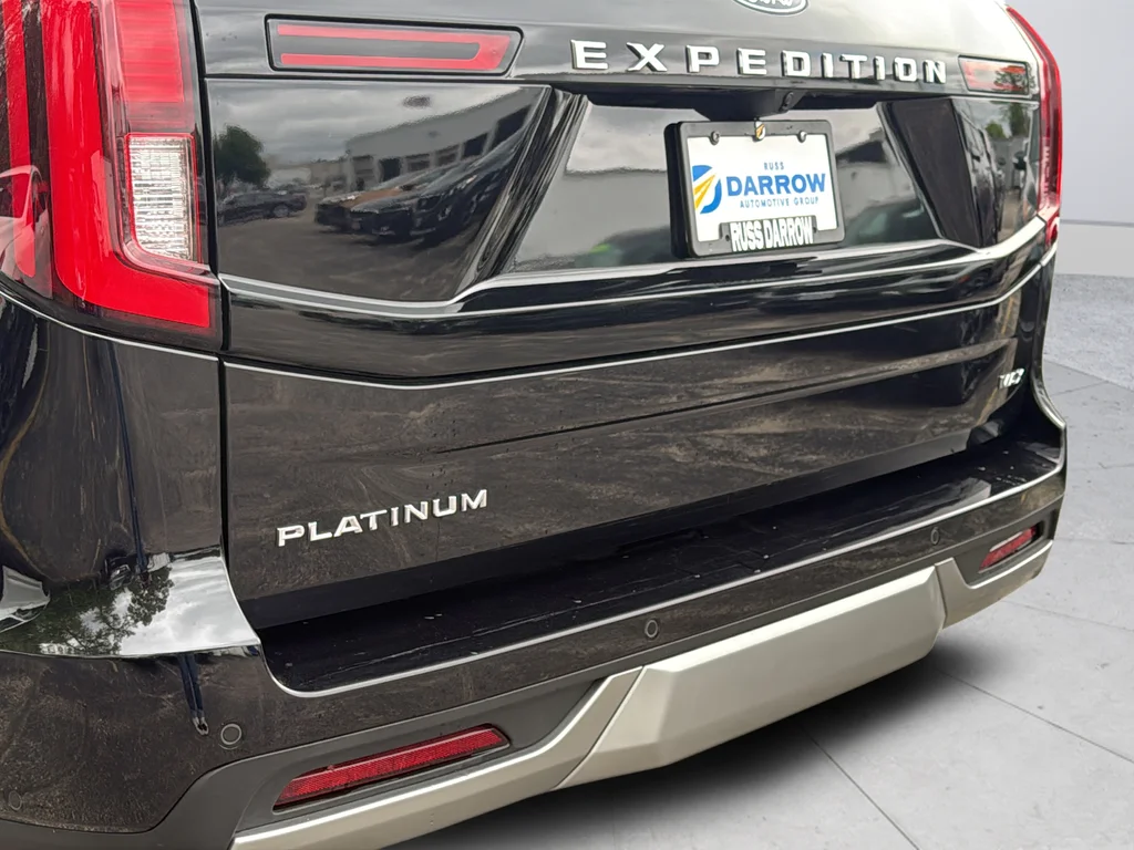 Used 2025 Black Ford Platinum image 27