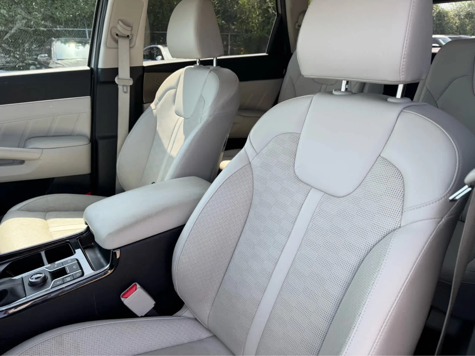 Used 2025 Wolf Gray Kia SX image 11