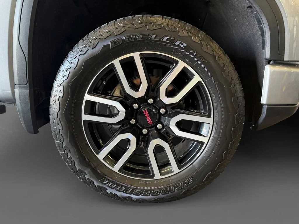 Used 2025 Sterling Metallic GMC AT4 image 8