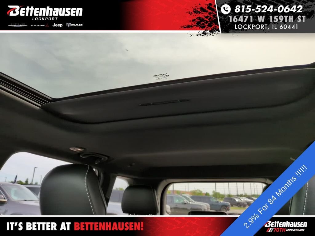 New 2026 Baltic Gray Metallic Clear-Coat Exterior Paint Jeep Altitude image 24