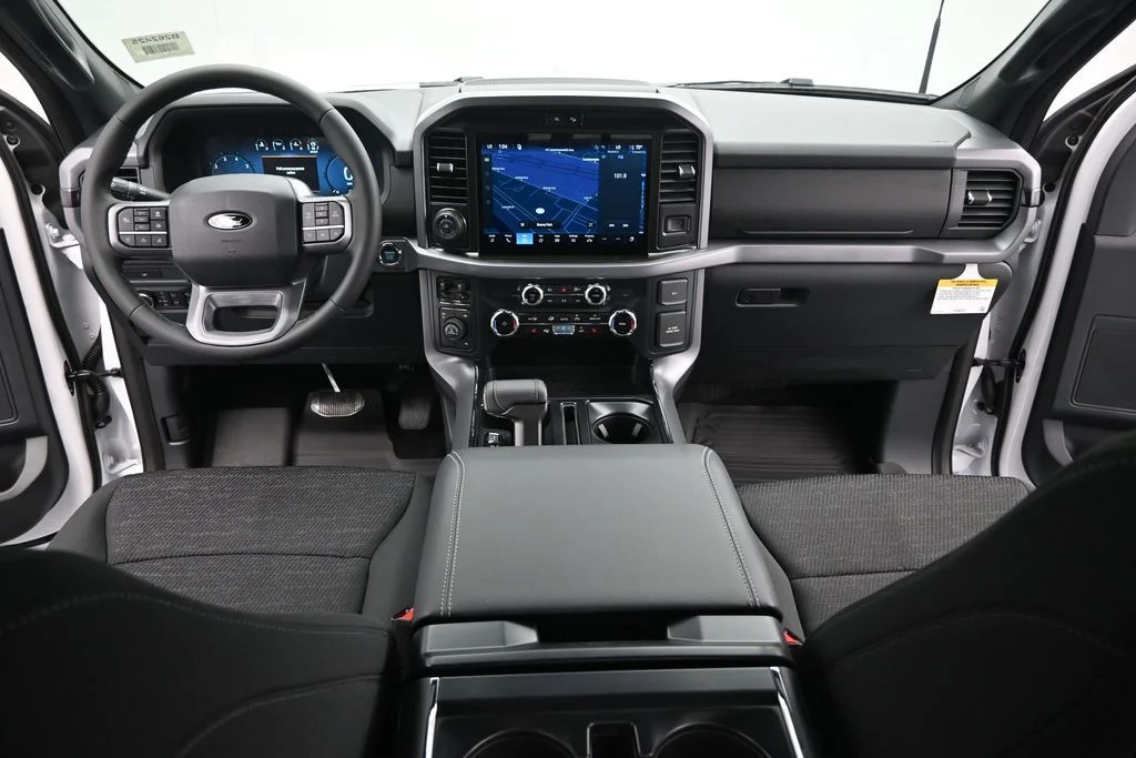 New 2026 Oxford White Ford XLT image 21