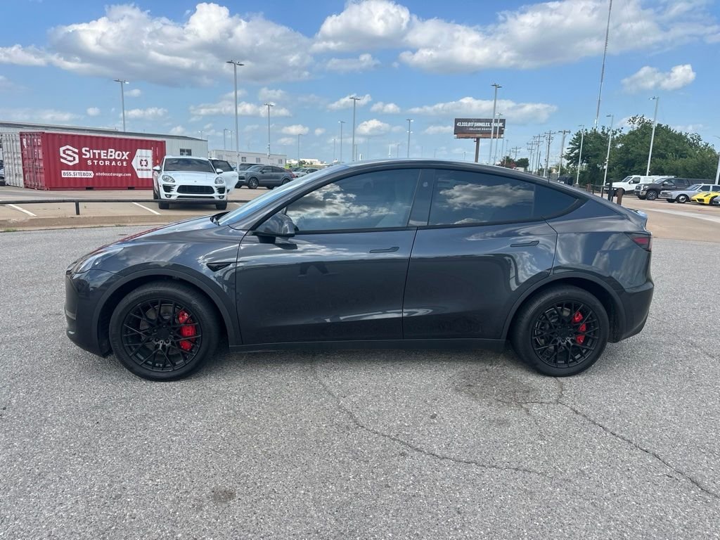 Used 2024  Tesla Long Range image 2