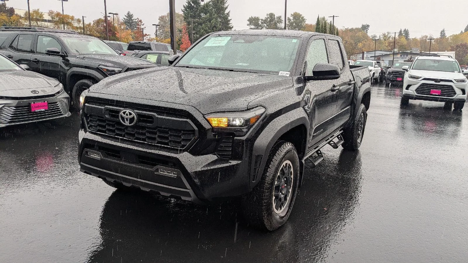 Used 2025  TOYOTA SR5 image 1