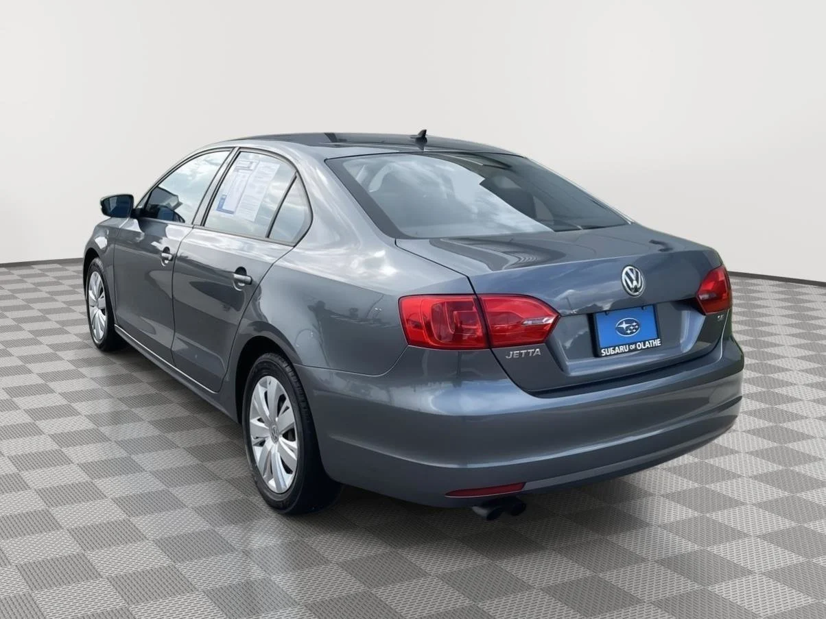 Used 2014 Platinum Gray Metallic Volkswagen SE image 13