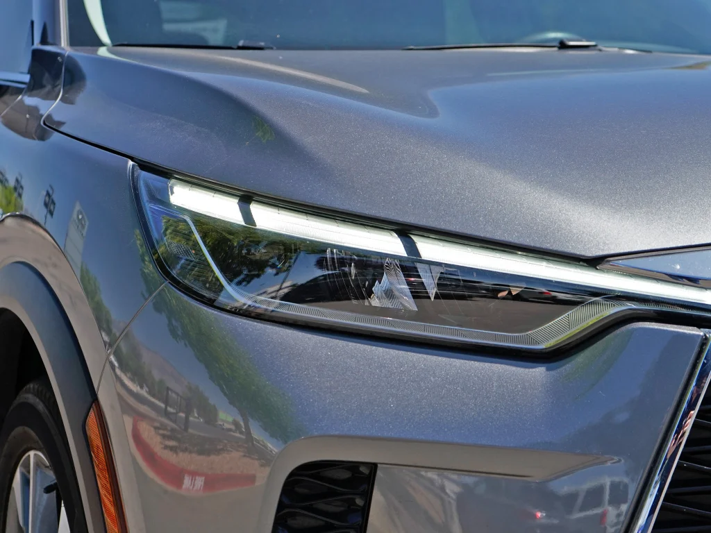 Used 2023 Graphite Shadow INFINITI ESSENTIAL image 2