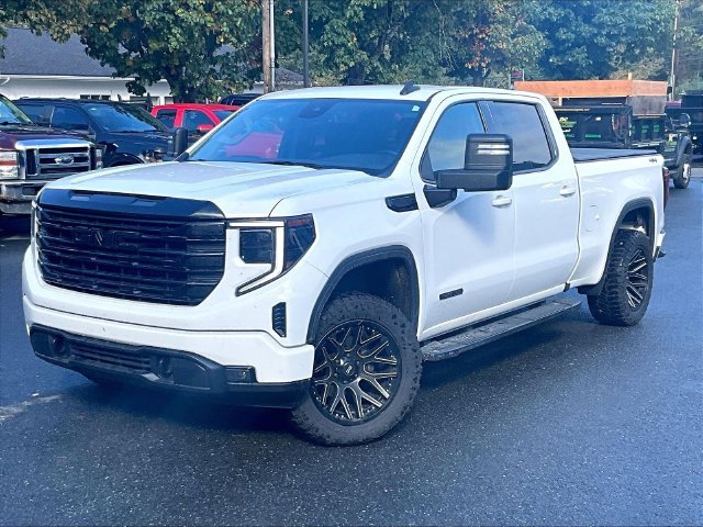Used 2022 White GMC Elevation image 3