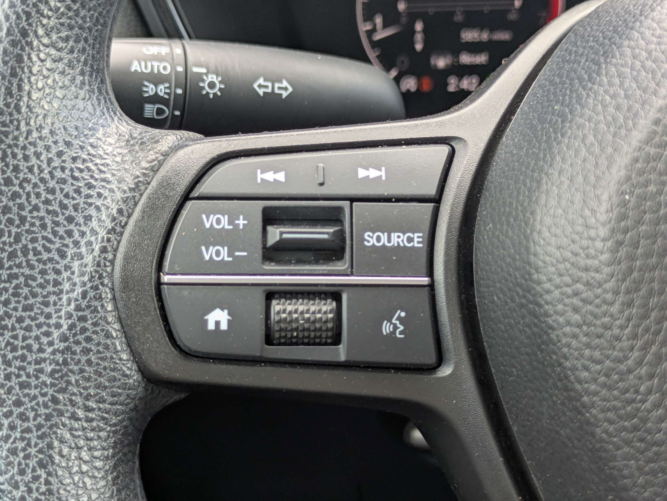 Used 2024 Meteorite Gray Metallic Honda LX image 29