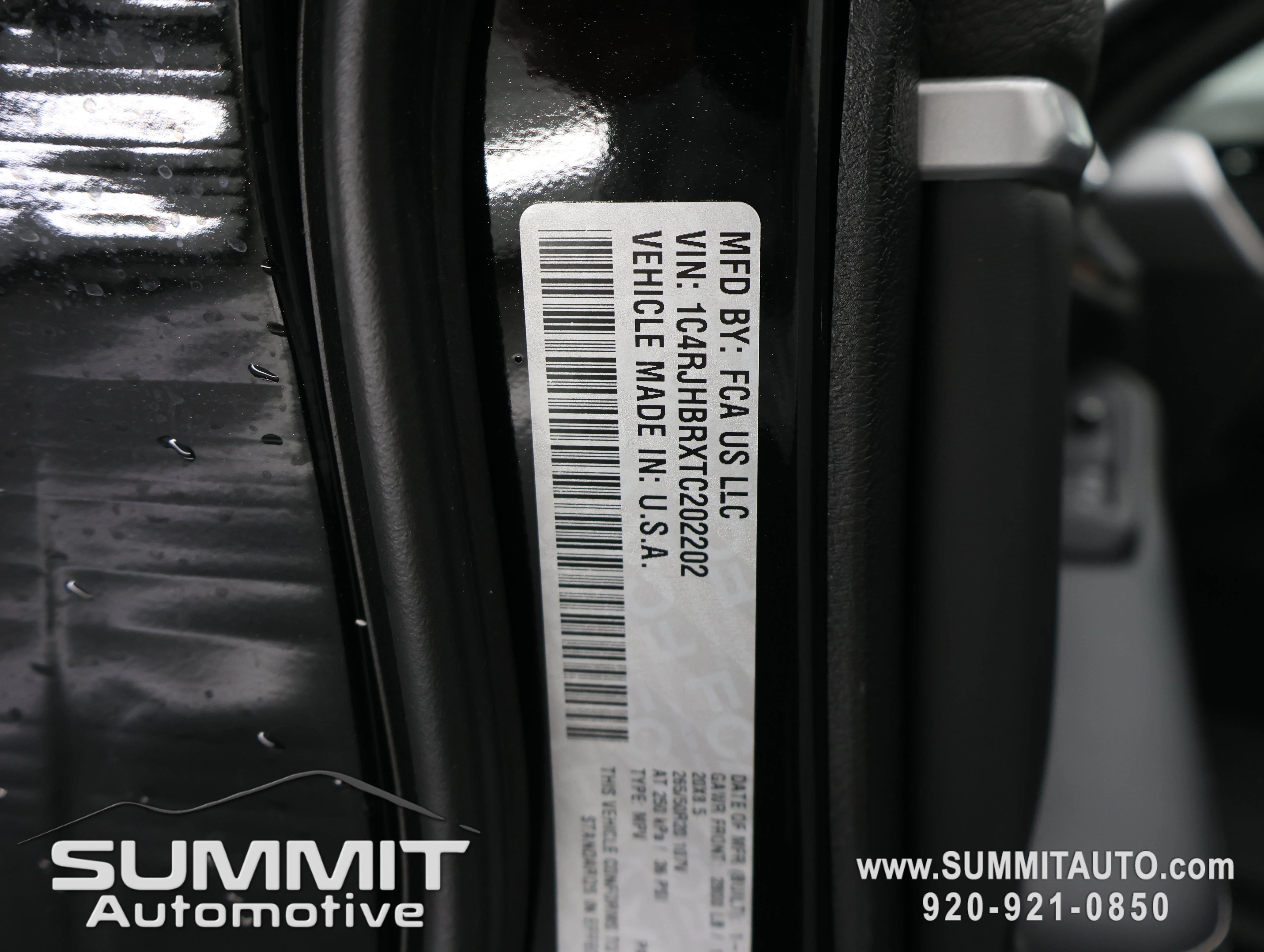 New 2026 Diamond Black Crystal Pearlcoat Jeep Limited image 72
