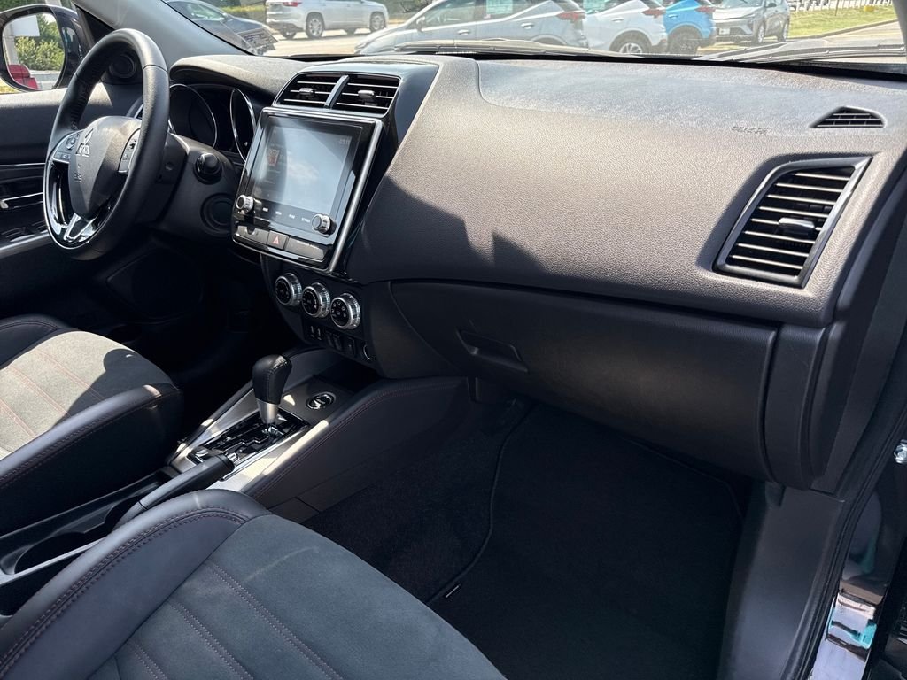 Used 2025 Black Mitsubishi 2.0 SE image 22