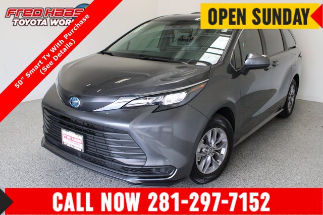 2025 Toyota Sienna FWD LE 2.5L/Electric