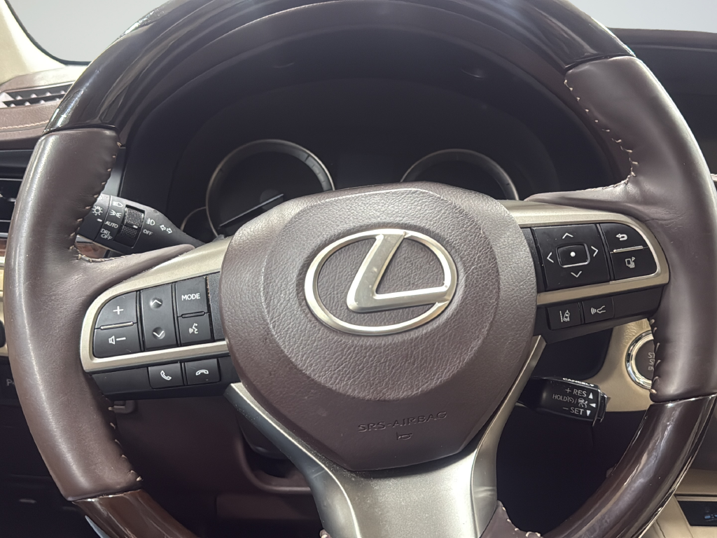 Used 2017 White Lexus 350 image 30