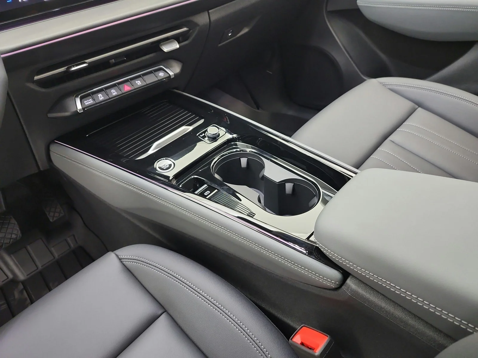 New 2026 Arkona White Audi S line quattro image 10