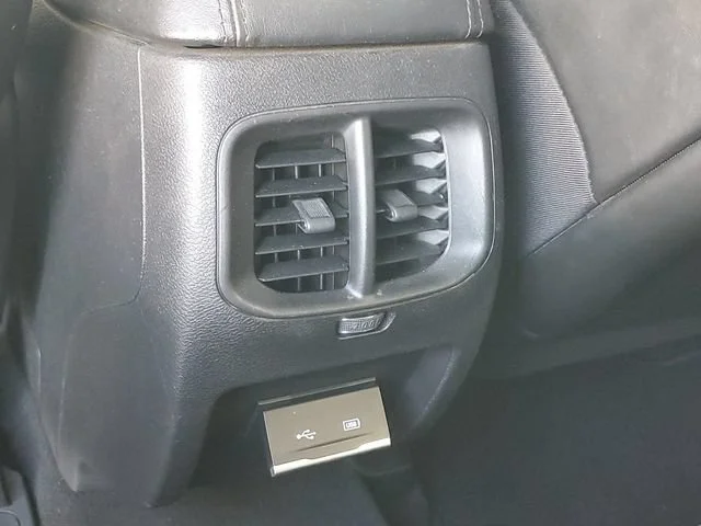 Used 2020 Velvet Red Pear Jeep Altitude image 23