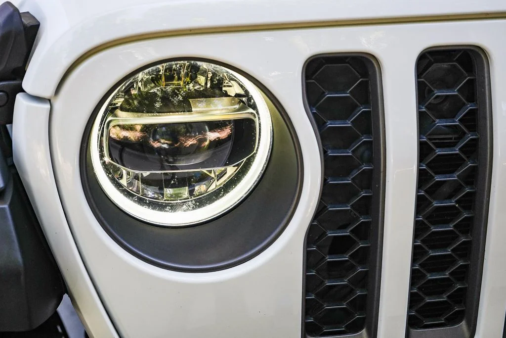Used 2022 White Jeep Unlimited Rubicon 4xe image 8