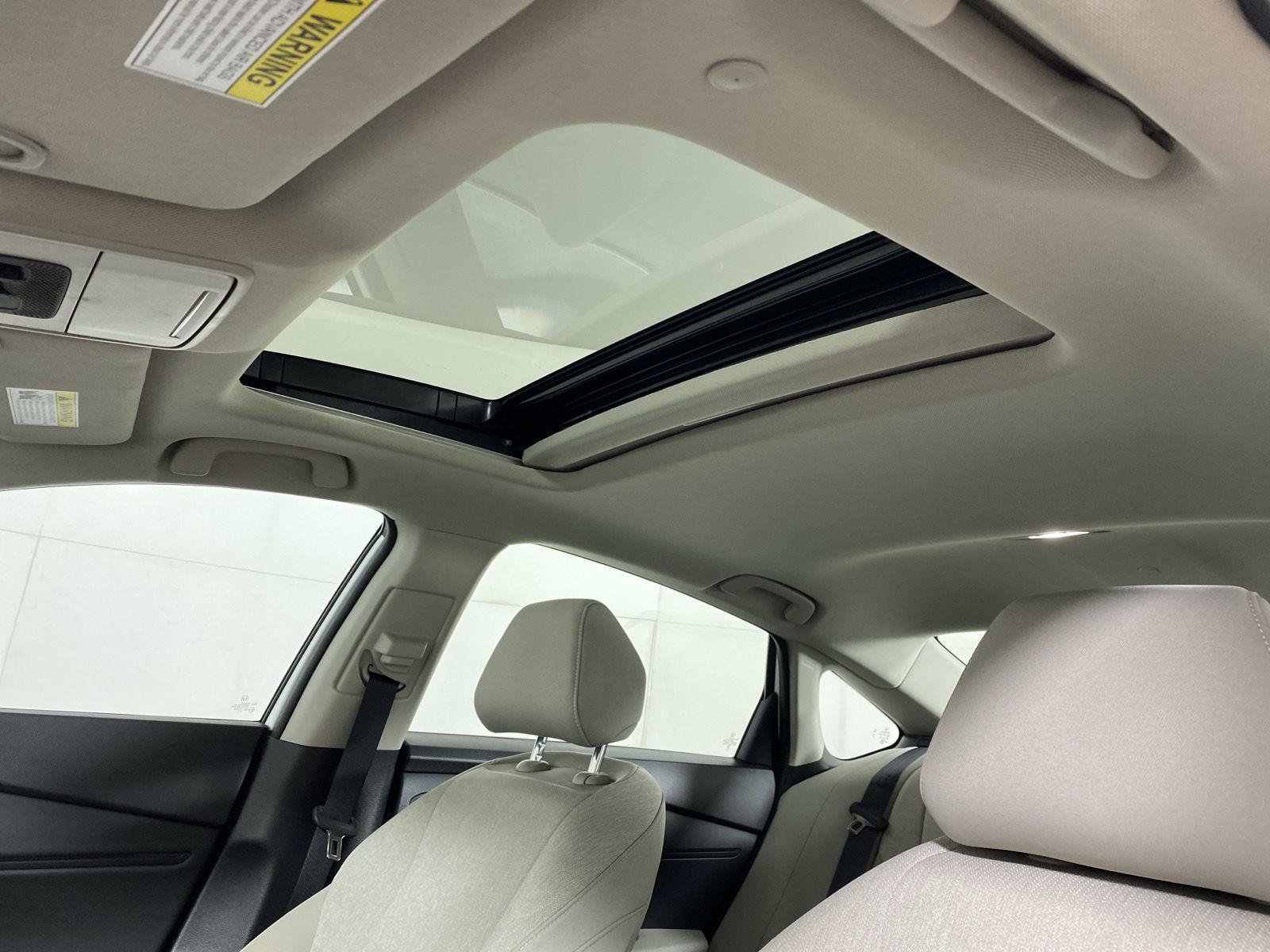 Used 2024 Platinum White Pearl Honda EX image 13