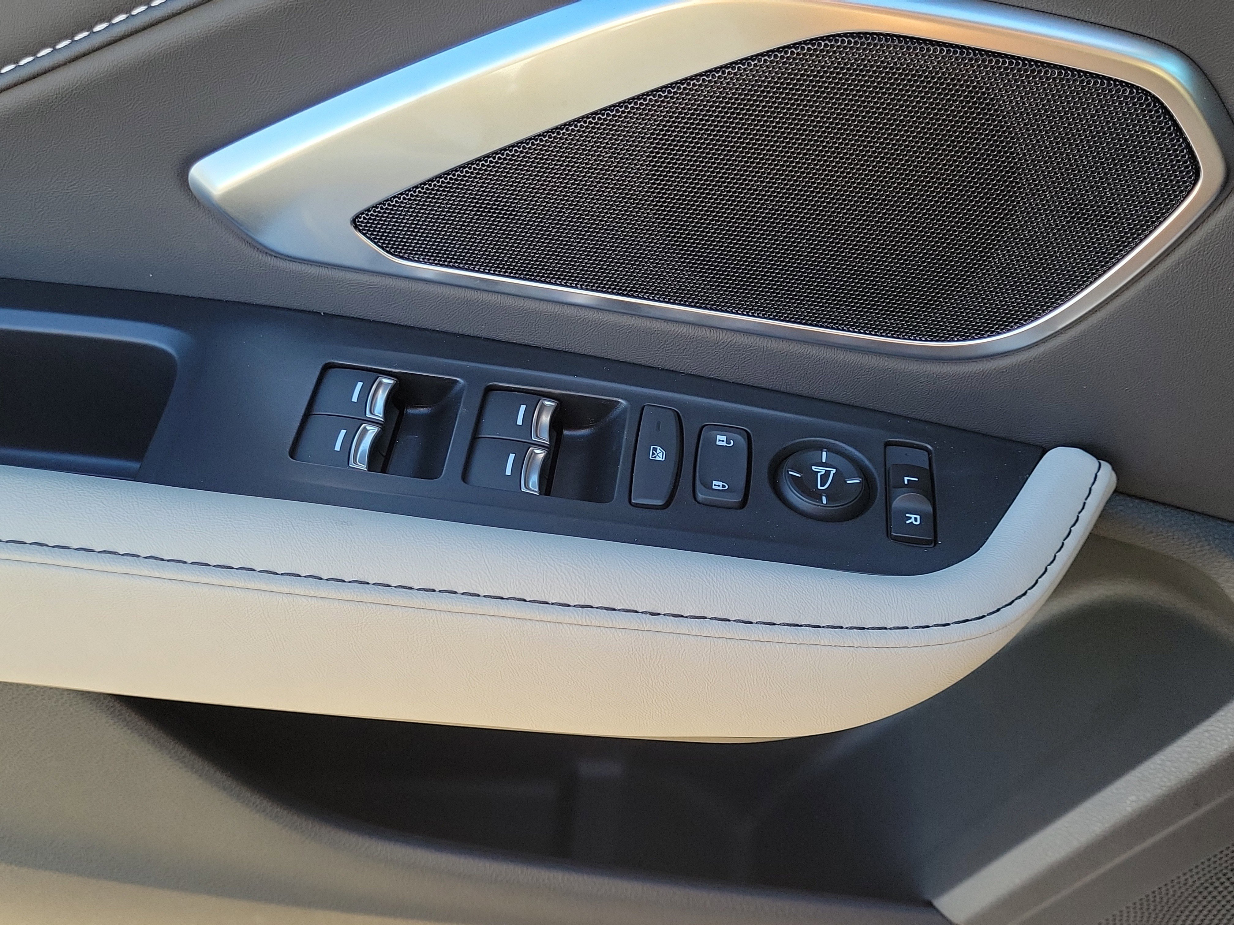 New 2026 Platinum White Pearl Acura  image 14
