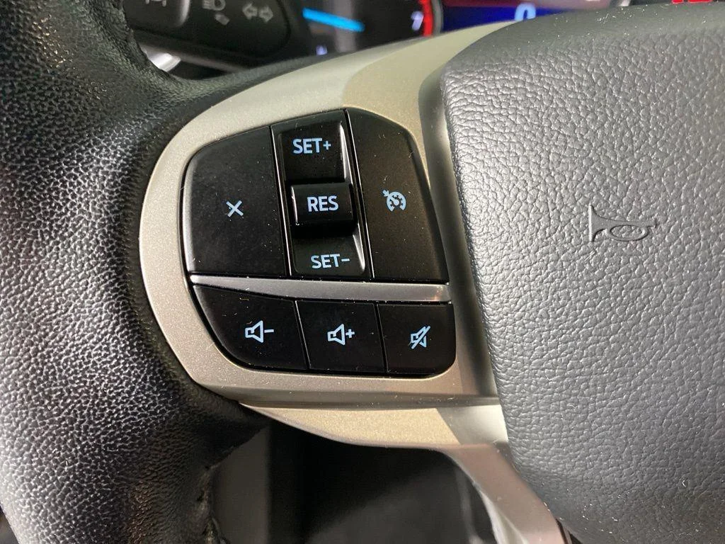 Used 2022 Gray Metallic Ford XLT image 17