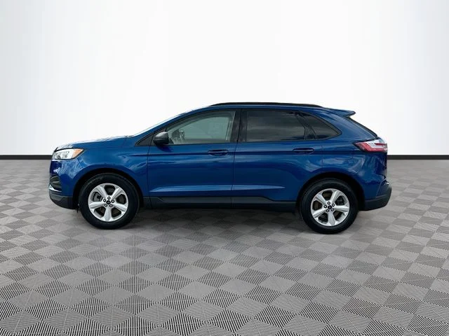 Used 2022 Blue Ford SE image 8