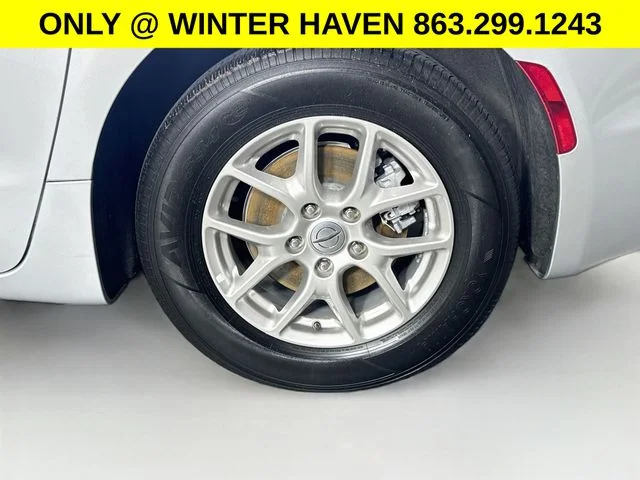 Used 2024 Silver Chrysler Touring L image 30