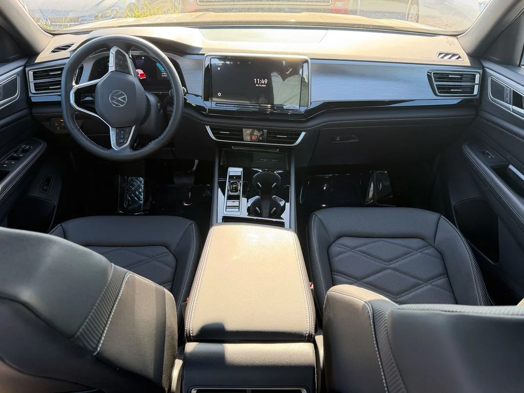 New 2026 Pure Gray Volkswagen 2.0T SE w/Technology image 27