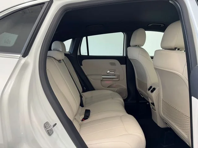 New 2026 White Mercedes-Benz GLA 250 image 18