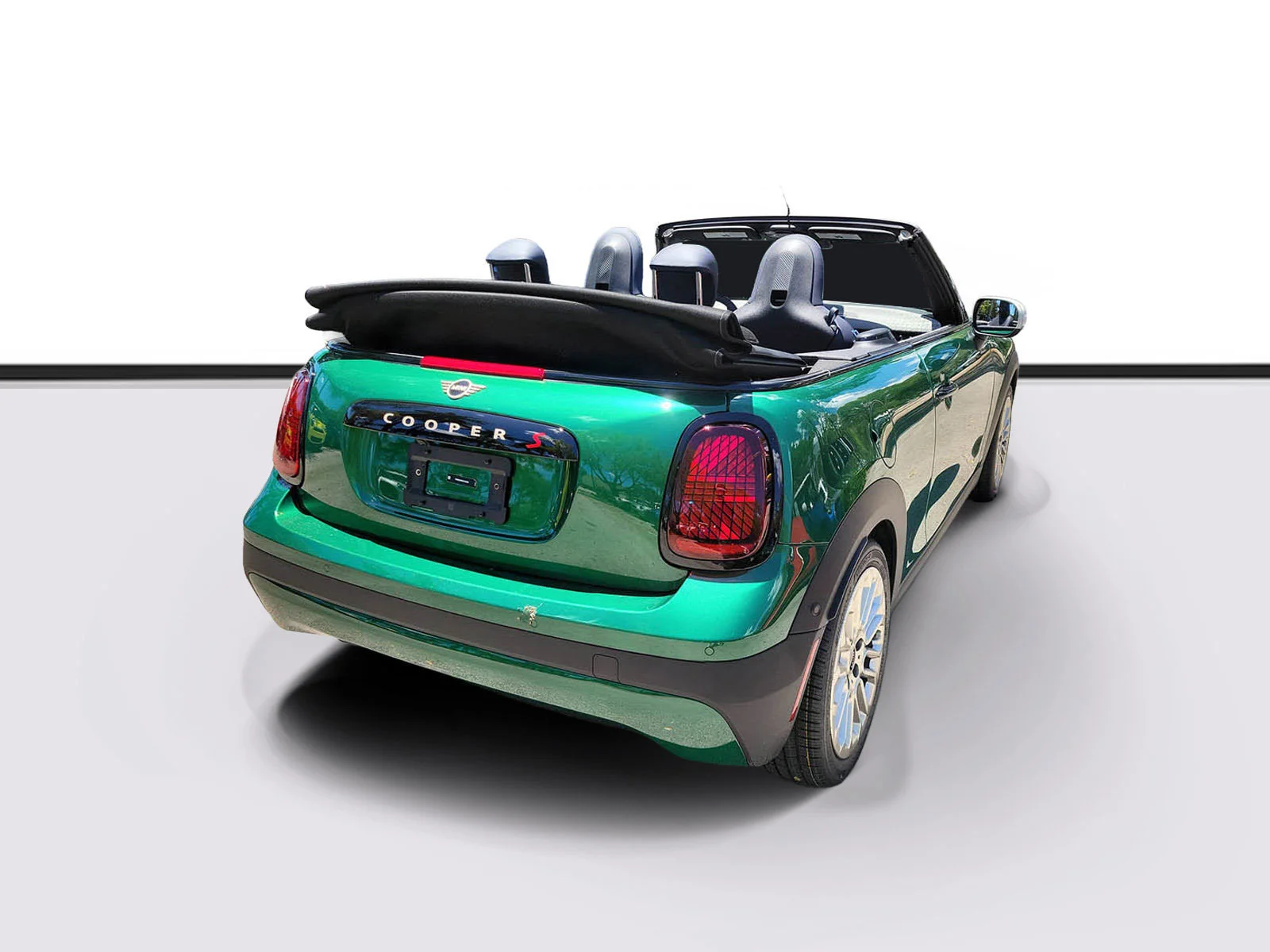 New 2026 British Racing Green MINI Signature Plus image 4