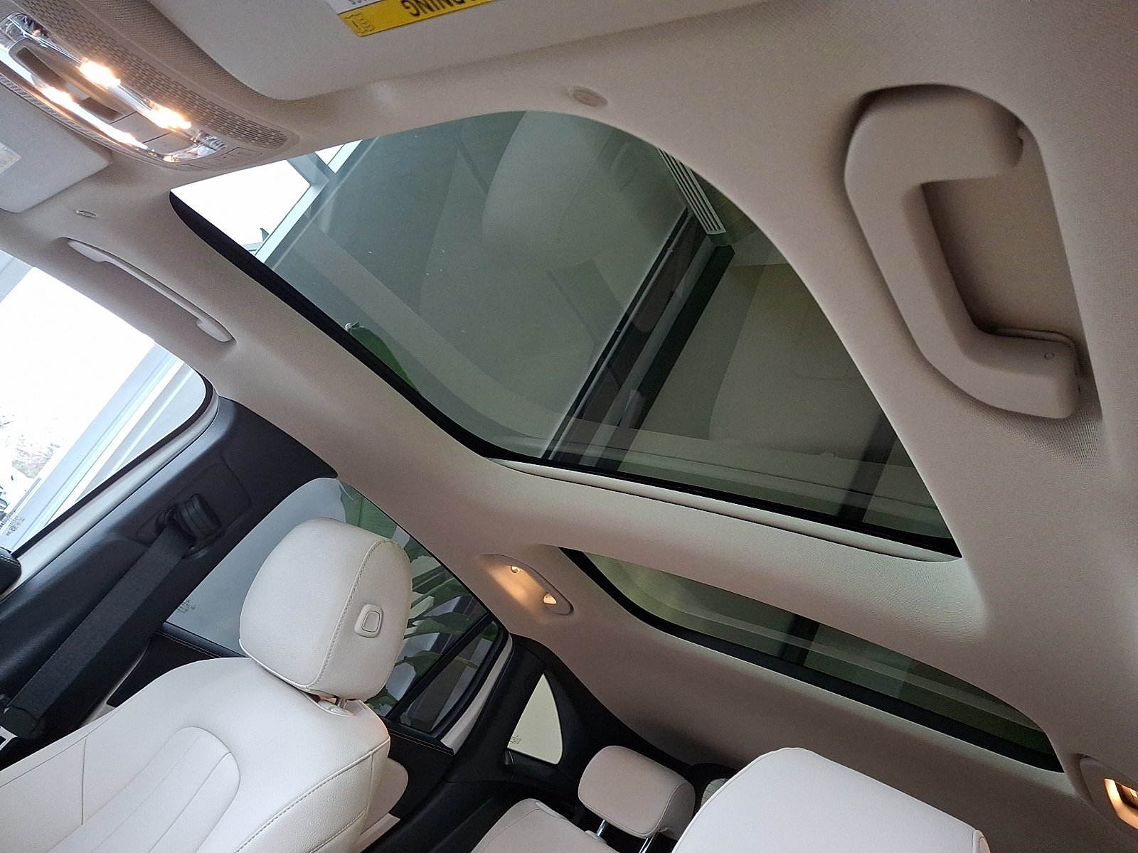 New 2026 Polar White Mercedes-Benz GLA 250 image 9