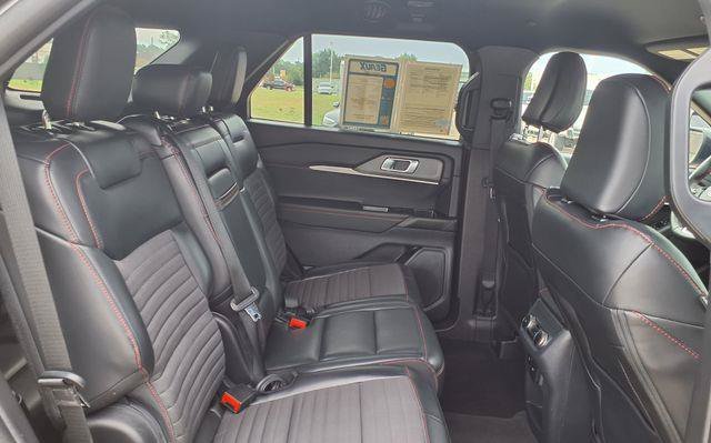 Used 2025 Gray Ford ST-Line image 21