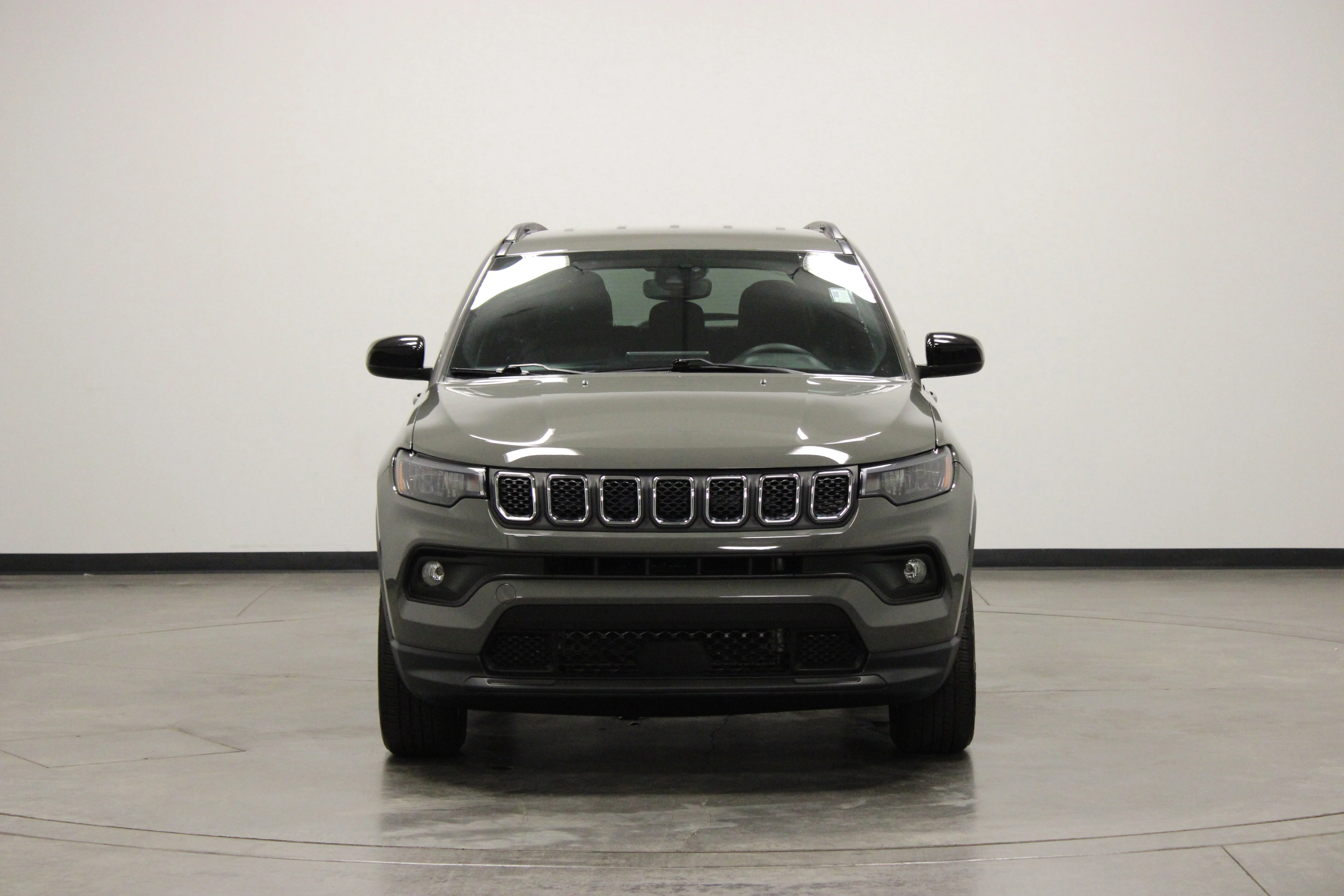 Used 2024 Sting-Gray Clearcoat Jeep Latitude image 3