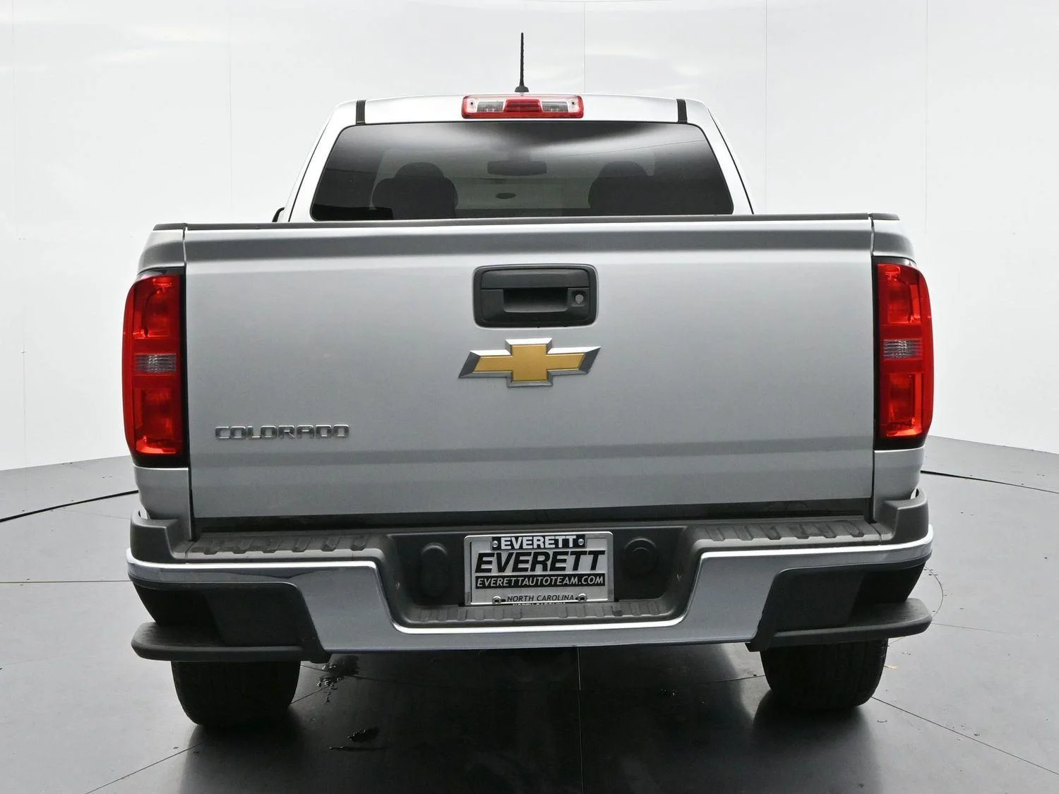 Used 2019 SILVER ICE METALLIC Chevrolet 2WD Work Truck image 6