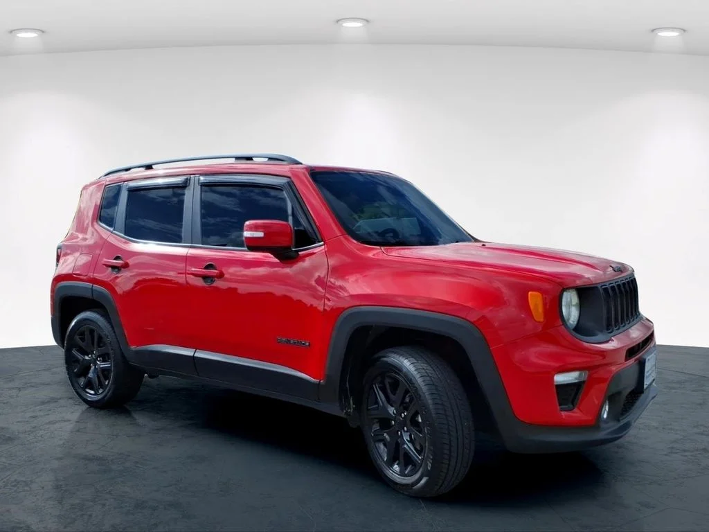 Used 2019 Red Jeep Latitude image 5