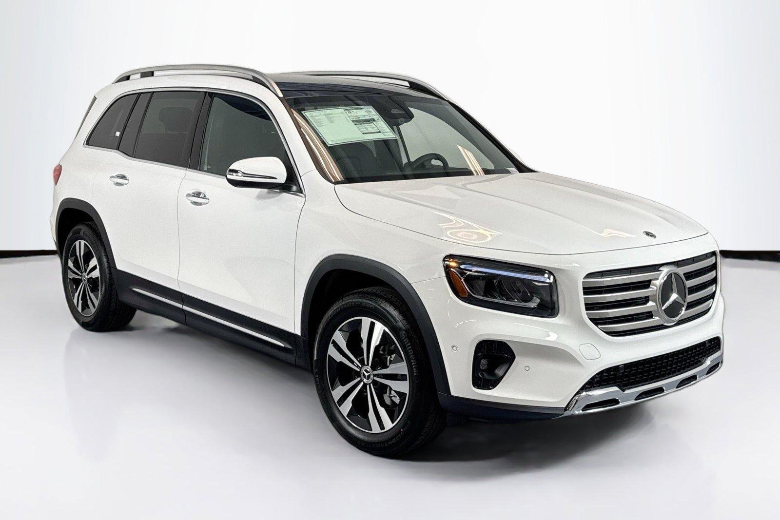 New 2026 Polar White Mercedes-Benz GLB 250 image 3