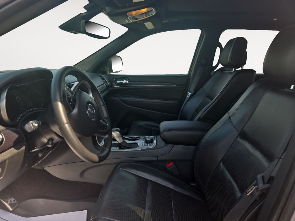 Used 2019 Silver Jeep Overland image 9