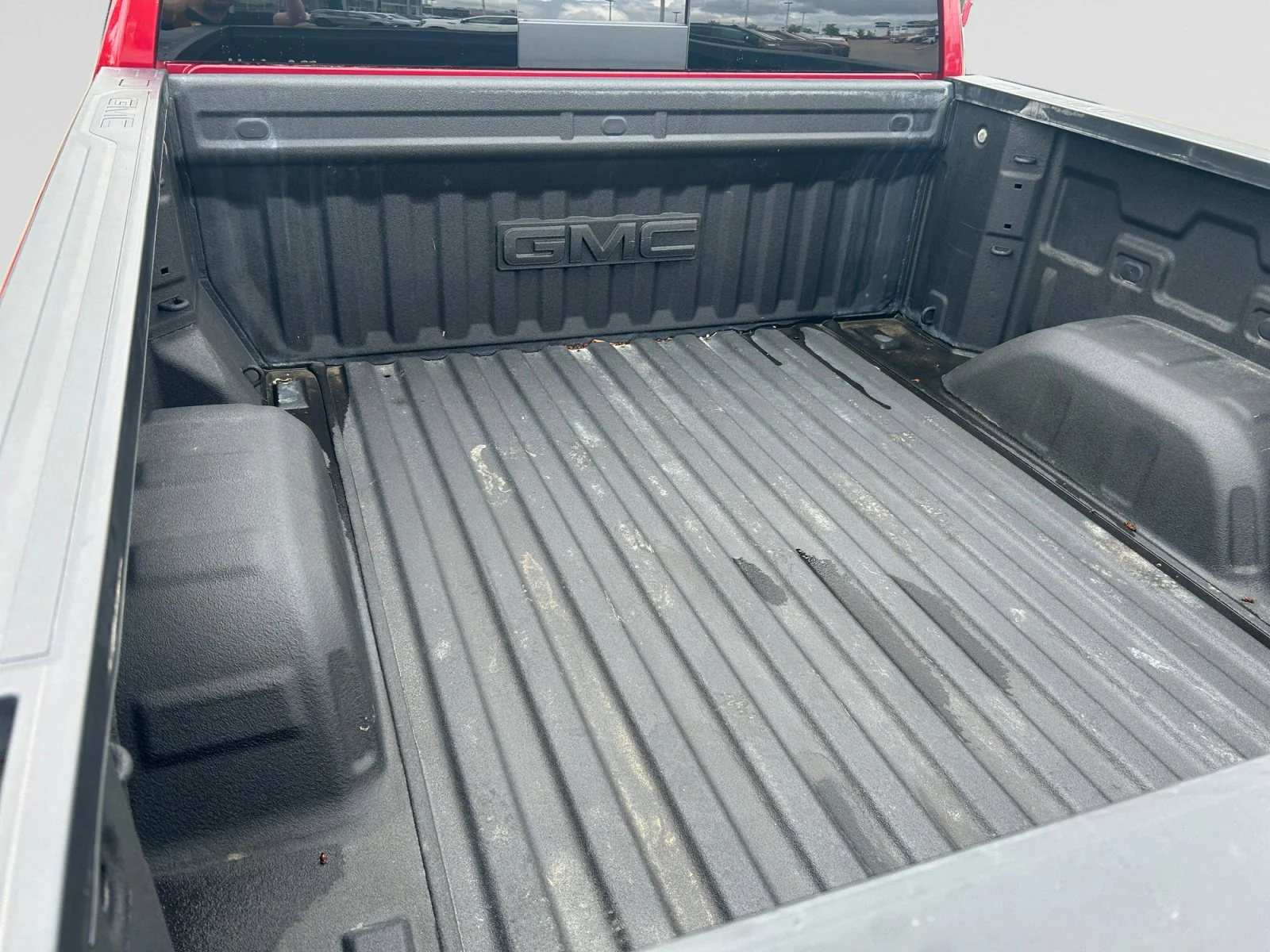 Used 2024 Red GMC SLT Crew Cab image 10
