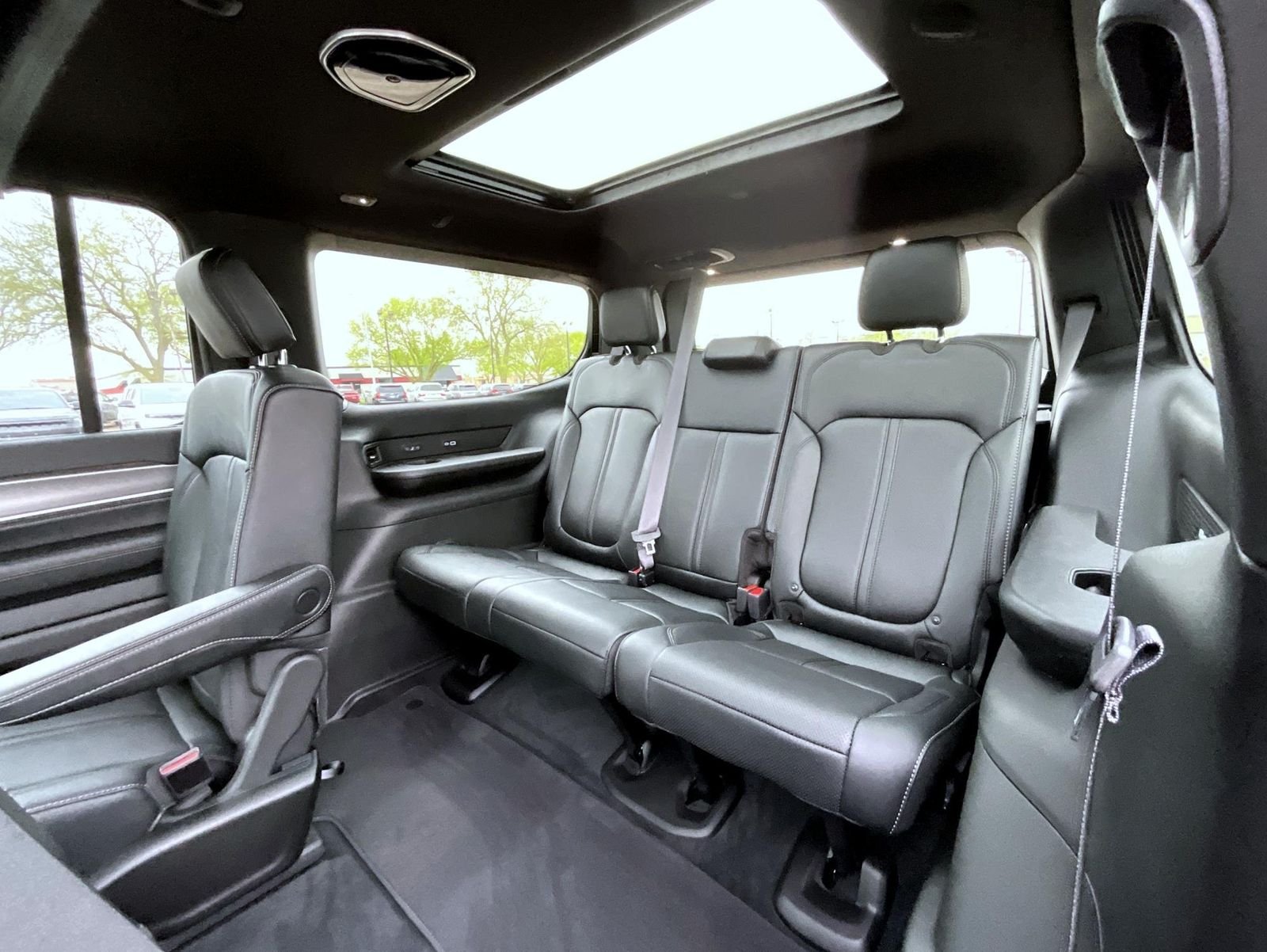 New 2026 High Gloss Black Exterior Paint Jeep Limited Reserve image 12