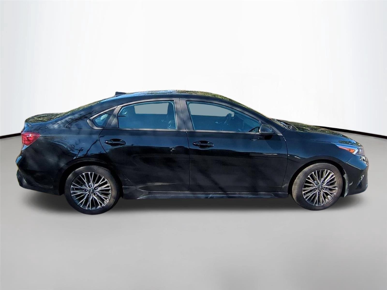 Used 2024 Aurora Black Kia GT-Line image 4