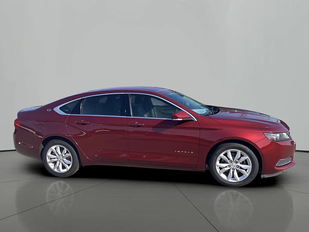 Used 2017 Siren Red Tintcoat Chevrolet LT image 6