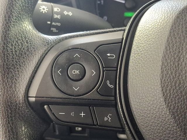 Used 2025  Toyota LE image 25