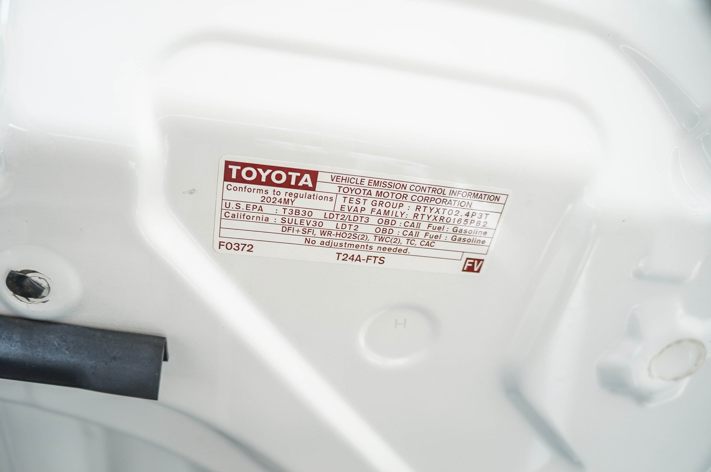 Used 2024 ICE CAP TOYOTA TRUCK SR5 L/B image 29