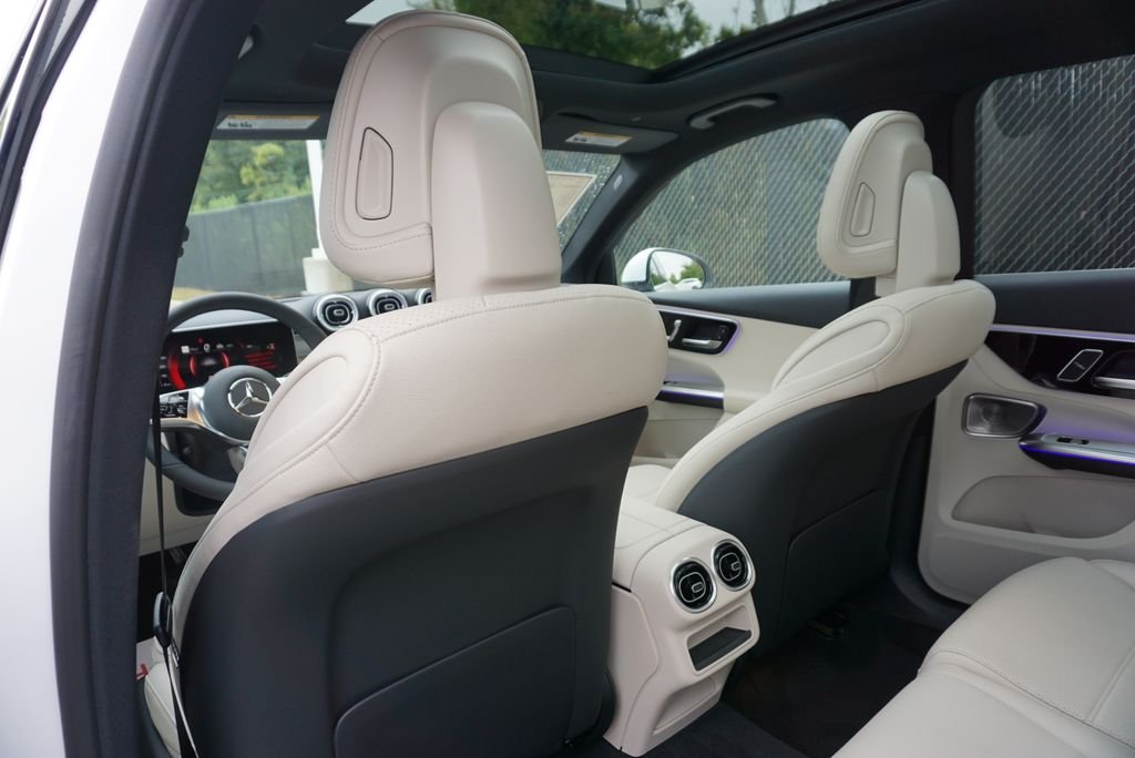 Used 2026 Polar White Mercedes-Benz GLC 300 image 50