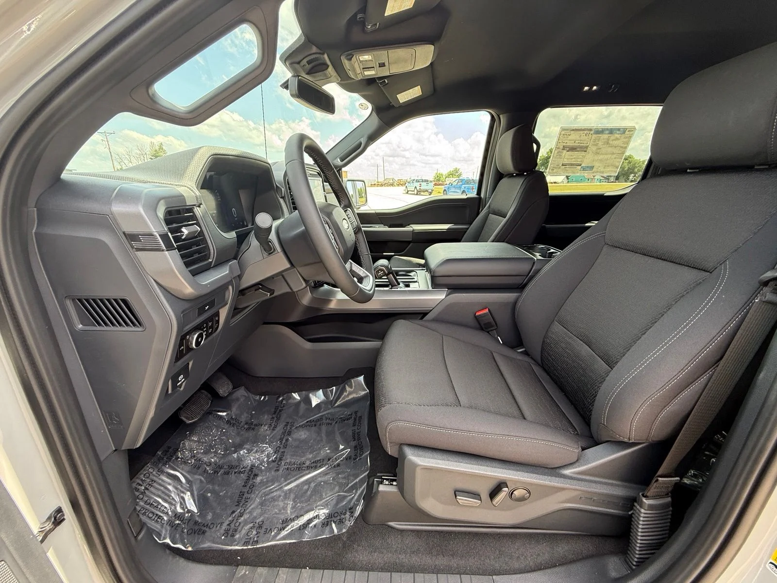2026 Ford F-150 XLT - Photo 13