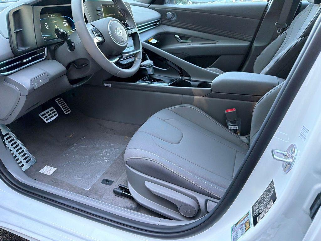 New 2026 White Hyundai SEL Sport image 9