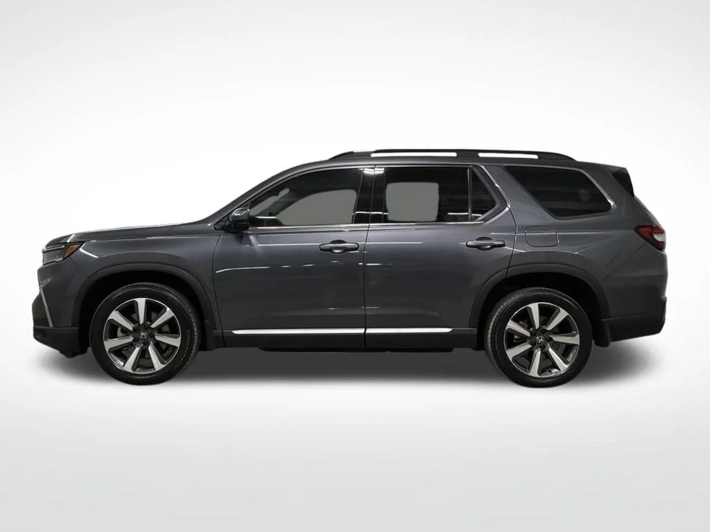 Used 2024 Modern Steel Metallic Honda Touring image 29