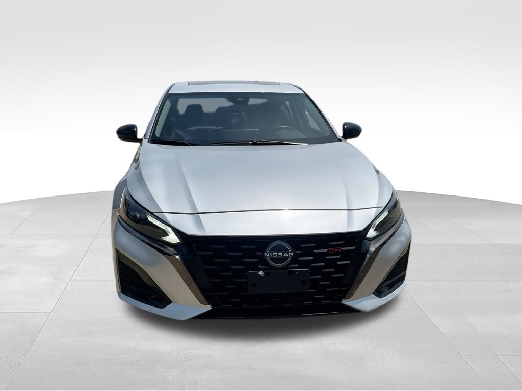Used 2023 Silver Nissan 2.5 SR image 3