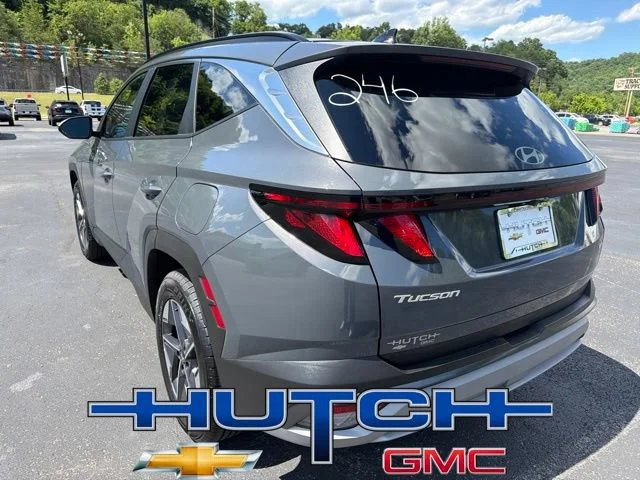 Used 2025 Gray Hyundai SEL image 4