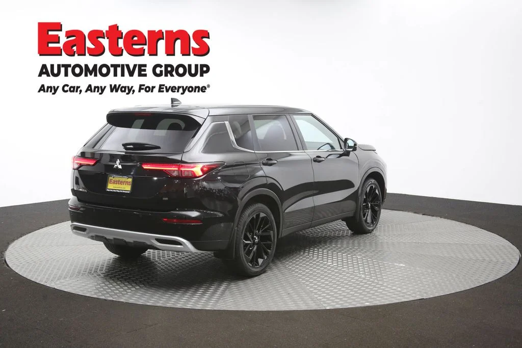Used 2024 Black Mitsubishi SE image 40
